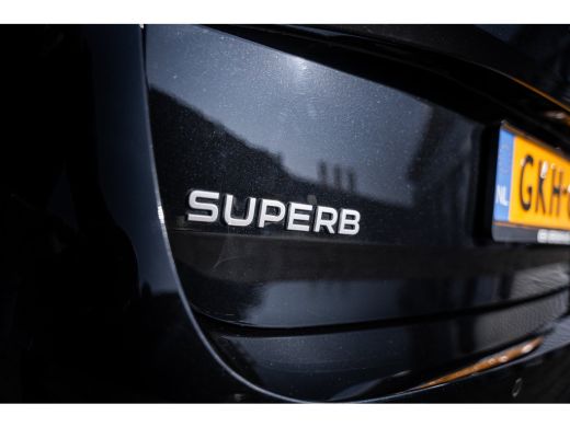 Skoda Superb Combi 1.5 TSI iV First Edition | Achteruitrijcamera | Extra getint glas | Navigatiesysteem ActivLease financial lease