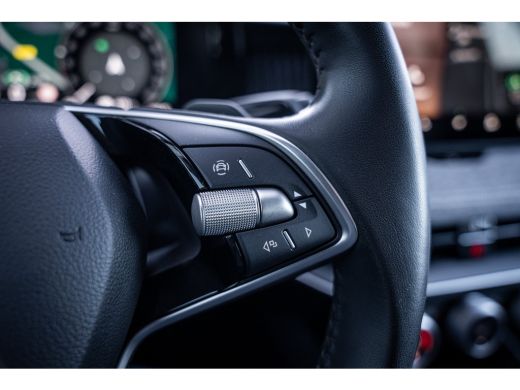 Skoda Superb Combi 1.5 TSI iV First Edition | Achteruitrijcamera | Extra getint glas | Navigatiesysteem ActivLease financial lease