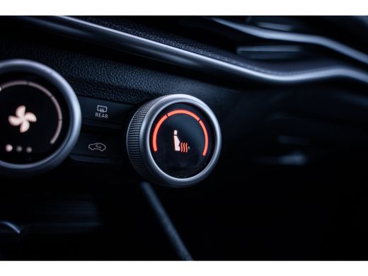 Skoda Superb Combi 1.5 TSI iV First Edition | Achteruitrijcamera | Extra getint glas | Navigatiesysteem ActivLease financial lease