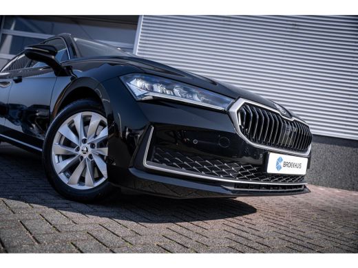 Skoda Superb Combi 1.5 TSI iV First Edition | Achteruitrijcamera | Extra getint glas | Navigatiesysteem ActivLease financial lease
