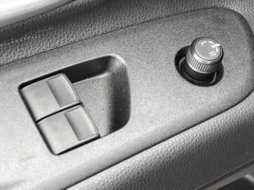 Toyota Aygo 1.0 VVT-i MT Play | Airconditioning | Carplay | Parkeercamera | Adaptive cruise control | ActivLease financial lease