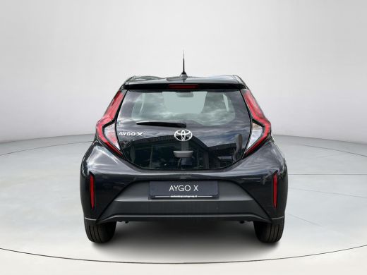 Toyota Aygo 1.0 VVT-i MT Play | Airconditioning | Carplay | Parkeercamera | Adaptive cruise control | ActivLease financial lease