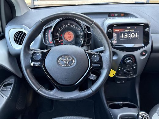 Toyota Aygo 1.0 VVT-i x-play **APPLE CARPLAY/ BEGRENZER/ TOERENTELLER** ActivLease financial lease