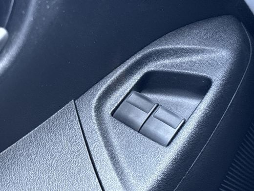 Toyota Aygo 1.0 VVT-i x-play **APPLE CARPLAY/ BEGRENZER/ TOERENTELLER** ActivLease financial lease