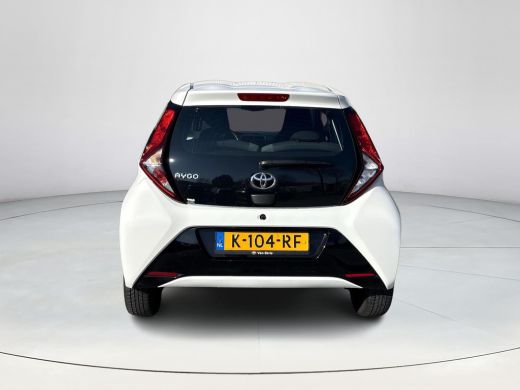 Toyota Aygo 1.0 VVT-i x-play **APPLE CARPLAY/ BEGRENZER/ TOERENTELLER** ActivLease financial lease