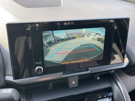 Toyota C-HR 2.0 Plug-in Hybrid 220 Dynamic | Shimmering silver metallic | Nieuw uit voorraad leverbaar | ActivLease financial lease