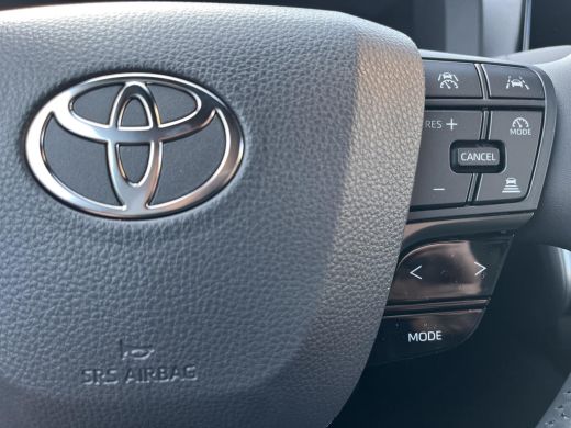 Toyota C-HR 2.0 Plug-in Hybrid 220 Dynamic | Shimmering silver metallic | Nieuw uit voorraad leverbaar | ActivLease financial lease