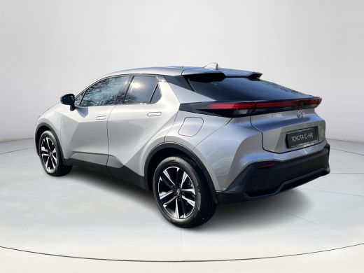 Toyota C-HR 2.0 Plug-in Hybrid 220 Dynamic | Shimmering silver metallic | Nieuw uit voorraad leverbaar | ActivLease financial lease