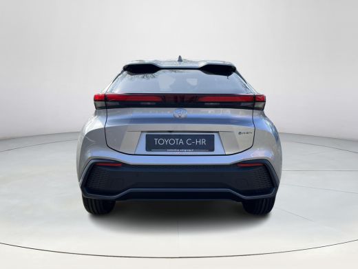 Toyota C-HR 2.0 Plug-in Hybrid 220 Dynamic | Shimmering silver metallic | Nieuw uit voorraad leverbaar | ActivLease financial lease