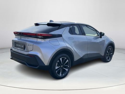 Toyota C-HR 2.0 Plug-in Hybrid 220 Dynamic | Shimmering silver metallic | Nieuw uit voorraad leverbaar | ActivLease financial lease