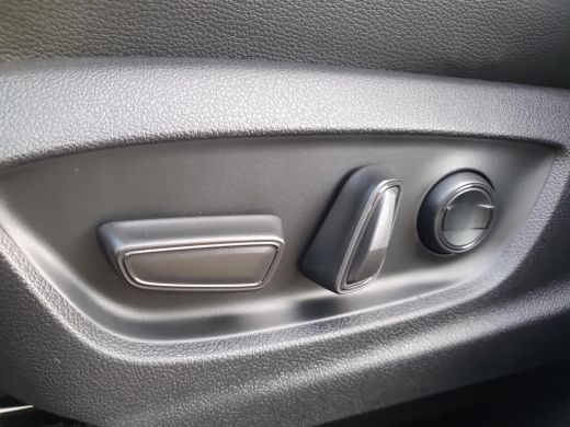 Toyota C-HR 2.0 Plug-in Hybrid 220 GR SPORT **NIEUWE AUTO/ PLUG IN HYBRIDE/ DIRECT LEVERBAAR** ActivLease financial lease