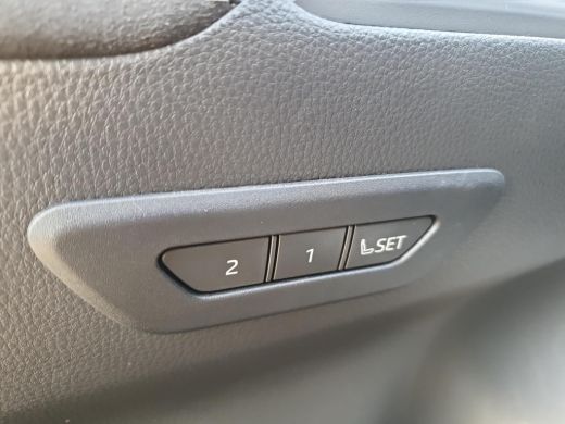 Toyota C-HR 2.0 Plug-in Hybrid 220 GR SPORT **NIEUWE AUTO/ PLUG IN HYBRIDE/ DIRECT LEVERBAAR** ActivLease financial lease