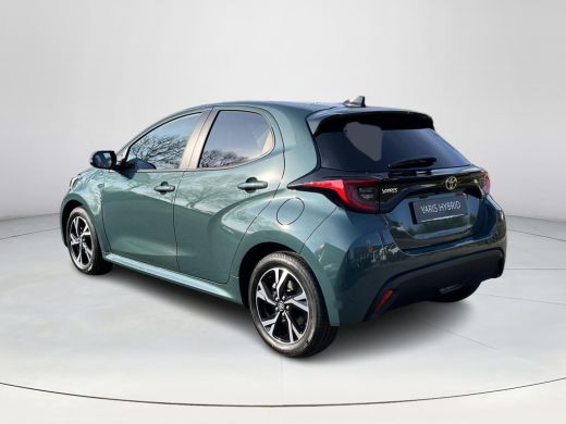 Toyota Yaris 1.5 Hybrid 115 Dynamic | Forest green metallic | Nieuw uit voorraad leverbaar | ActivLease financial lease