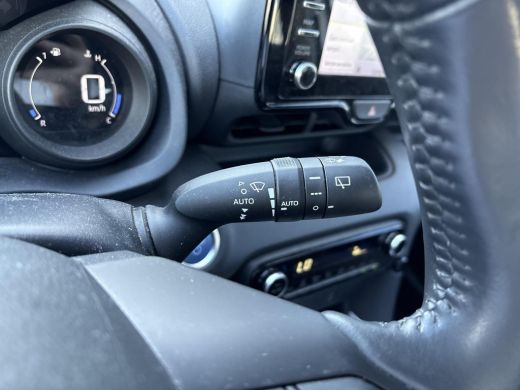 Toyota Yaris 1.5 Hybrid Dynamic **KEYLESS/ AADAPTIEF CRUISE CONTROL/ CLIMATE CONTROL** ActivLease financial lease