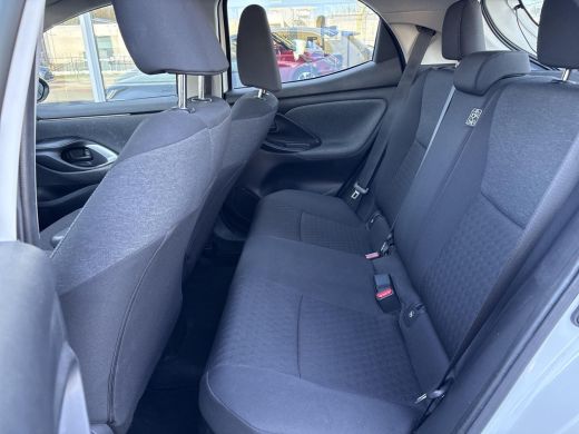 Toyota Yaris 1.5 Hybrid Dynamic **KEYLESS/ AADAPTIEF CRUISE CONTROL/ CLIMATE CONTROL** ActivLease financial lease