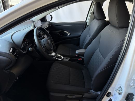 Toyota Yaris 1.5 HYBRID STOEL/STUUR VERW CARPLAY CAMERA LMV ADAP.CRUISE ✅ Top Auto's Wijchen , Al 30 Jaar verk... ActivLease financial lease