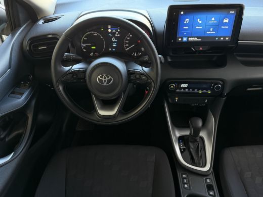 Toyota Yaris 1.5 HYBRID STOEL/STUUR VERW CARPLAY CAMERA LMV ADAP.CRUISE ✅ Top Auto's Wijchen , Al 30 Jaar verk... ActivLease financial lease