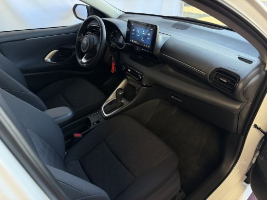 Toyota Yaris 1.5 HYBRID STOEL/STUUR VERW CARPLAY CAMERA LMV ADAP.CRUISE ✅ Top Auto's Wijchen , Al 30 Jaar verk... ActivLease financial lease