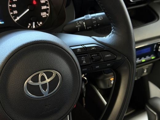 Toyota Yaris 1.5 HYBRID STOEL/STUUR VERW CARPLAY CAMERA LMV ADAP.CRUISE ✅ Top Auto's Wijchen , Al 30 Jaar verk... ActivLease financial lease