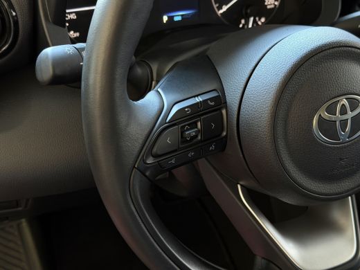 Toyota Yaris 1.5 HYBRID STOEL/STUUR VERW CARPLAY CAMERA LMV ADAP.CRUISE ✅ Top Auto's Wijchen , Al 30 Jaar verk... ActivLease financial lease