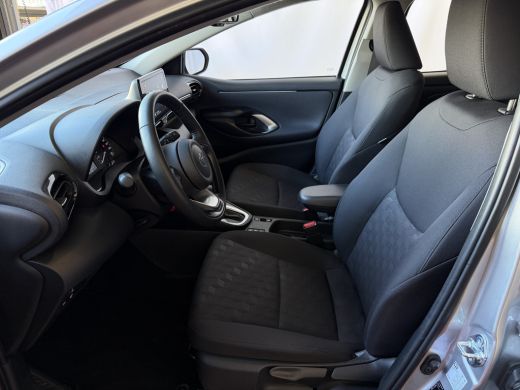 Toyota Yaris 1.5 HYBRID STOEL/STUUR VERW CARPLAY CAMERA LMV ADAP.CRUISE ✅ Top Auto's Wijchen , Al 30 Jaar verk... ActivLease financial lease