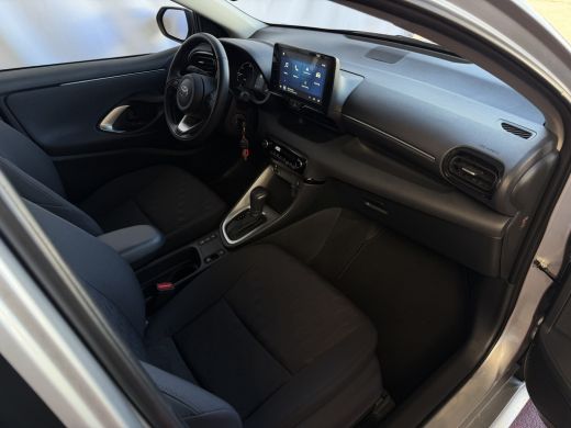 Toyota Yaris 1.5 HYBRID STOEL/STUUR VERW CARPLAY CAMERA LMV ADAP.CRUISE ✅ Top Auto's Wijchen , Al 30 Jaar verk... ActivLease financial lease