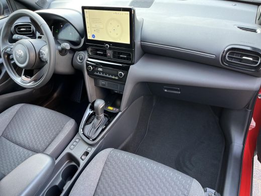 Toyota Yaris Cross 1.5 Hybrid 130 Dynamic | Emotional red premium metallic | 2026 model | Nieuw uit voorraad leverba... ActivLease financial lease