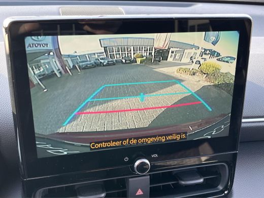 Toyota Yaris Cross 1.5 Hybrid 130 Dynamic | Emotional red premium metallic | 2026 model | Nieuw uit voorraad leverba... ActivLease financial lease