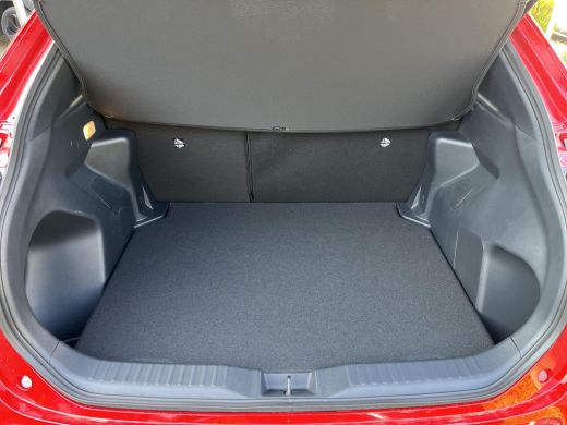 Toyota Yaris Cross 1.5 Hybrid 130 Dynamic | Emotional red premium metallic | 2026 model | Nieuw uit voorraad leverba... ActivLease financial lease