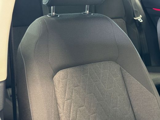 Volkswagen Golf 1.5 204pk eHybrid Life Edition Licht en Zicht Pakket incl. Light Assist | Parkeerassistent 'Park ... ActivLease financial lease