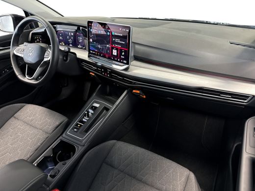 Volkswagen Golf 1.5 204pk eHybrid Life Edition Licht en Zicht Pakket incl. Light Assist | Parkeerassistent 'Park ... ActivLease financial lease