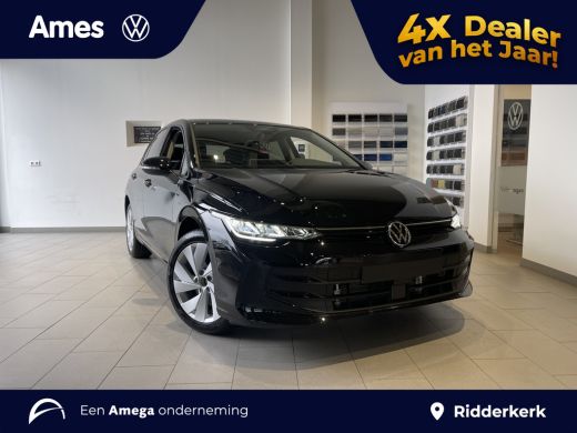 Volkswagen Golf Life Edition 1.5 eHybrid 204 PK | Private lease vanaf &euro;489,- | Automaat | Sfeerverlichting | 17''...