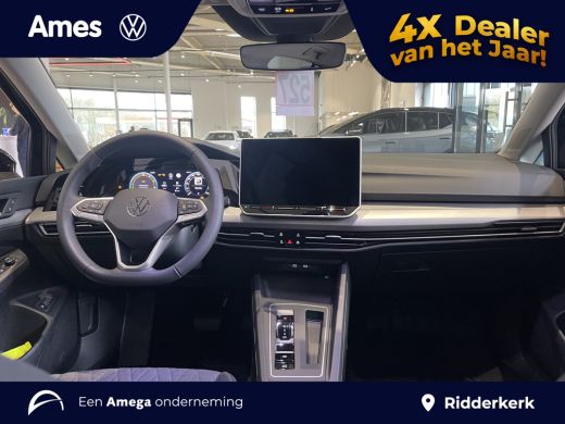 Volkswagen Golf Life Edition 1.5 eHybrid 204 PK | Private lease vanaf &euro;489,- | Automaat | Sfeerverlichting | 17''... ActivLease financial lease