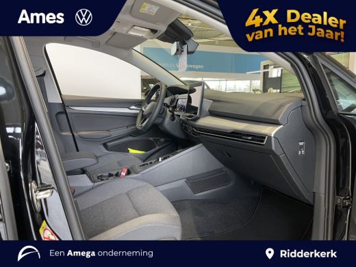 Volkswagen Golf Life Edition 1.5 eHybrid 204 PK | Private lease vanaf &euro;489,- | Automaat | Sfeerverlichting | 17''... ActivLease financial lease