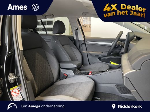 Volkswagen Golf Life Edition 1.5 eHybrid 204 PK | Private lease vanaf &euro;489,- | Automaat | Sfeerverlichting | 17''... ActivLease financial lease