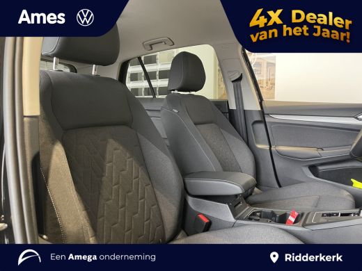 Volkswagen Golf Life Edition 1.5 eHybrid 204 PK | Private lease vanaf &euro;489,- | Automaat | Sfeerverlichting | 17''... ActivLease financial lease