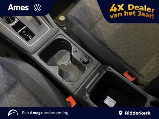 Volkswagen Golf Life Edition 1.5 eHybrid 204 PK | Private lease vanaf &euro;489,- | Automaat | Sfeerverlichting | 17''... ActivLease financial lease