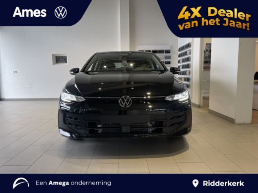 Volkswagen Golf Life Edition 1.5 eHybrid 204 PK | Private lease vanaf &euro;489,- | Automaat | Sfeerverlichting | 17''... ActivLease financial lease