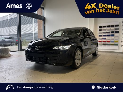 Volkswagen Golf Life Edition 1.5 eHybrid 204 PK | Private lease vanaf &euro;489,- | Automaat | Sfeerverlichting | 17''... ActivLease financial lease