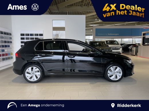 Volkswagen Golf Life Edition 1.5 eHybrid 204 PK | Private lease vanaf &euro;489,- | Automaat | Sfeerverlichting | 17''... ActivLease financial lease
