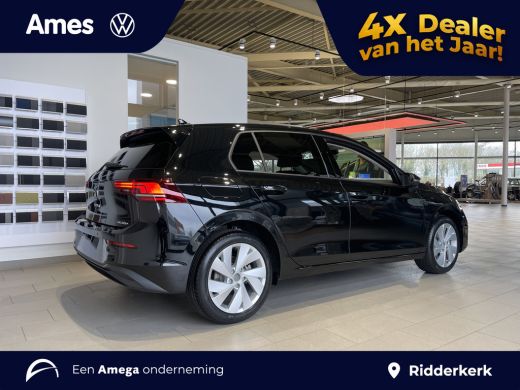 Volkswagen Golf Life Edition 1.5 eHybrid 204 PK | Private lease vanaf &euro;489,- | Automaat | Sfeerverlichting | 17''... ActivLease financial lease