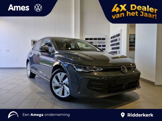 Volkswagen Golf Life Edition 1.5 eHybrid 204 PK | Private lease vanaf &euro;489,- | Automaat | Sfeerverlichting | 17''...