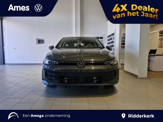 Volkswagen Golf Life Edition 1.5 eHybrid 204 PK | Private lease vanaf &euro;489,- | Automaat | Sfeerverlichting | 17''... ActivLease financial lease
