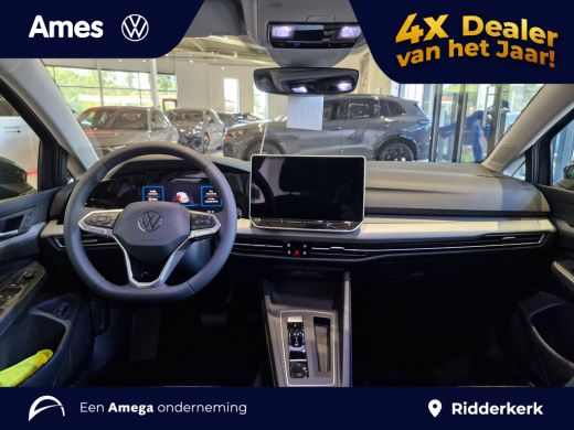 Volkswagen Golf Life Edition 1.5 eHybrid 204 PK | Private lease vanaf &euro;489,- | Automaat | Sfeerverlichting | 17''... ActivLease financial lease