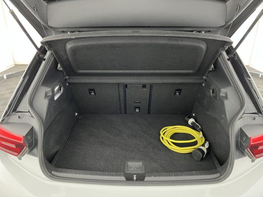 Volkswagen ID.3 First Max 58 kWh [ 3-Fase-11kW ] {SOH-89%} (INCL-BTW) *HEATPUMP | PANO | HEAD-UP | ADAPTIVE-CRUIS... ActivLease financial lease