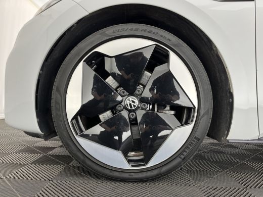 Volkswagen ID.3 First Max 58 kWh [ 3-Fase-11kW ] {SOH-89%} (INCL-BTW) *HEATPUMP | PANO | HEAD-UP | ADAPTIVE-CRUIS... ActivLease financial lease