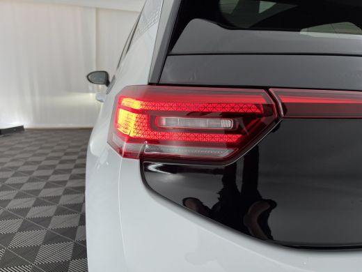 Volkswagen ID.3 First Max 58 kWh [ 3-Fase-11kW ] {SOH-89%} (INCL-BTW) *HEATPUMP | PANO | HEAD-UP | ADAPTIVE-CRUIS... ActivLease financial lease