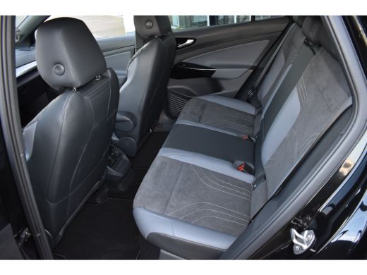 Volkswagen ID.4 77 kWh 286PK Pro Limited Edition | BLACK EDITION | 19 INCH | NAVIGATIE | CAMERA | STOEL + STUURVE... ActivLease financial lease