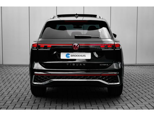 Volkswagen Tiguan R-Line Edition - eHybrid Automaat | Panoramisch schuif-, kanteldak, elektrisch bedienbaar ActivLease financial lease