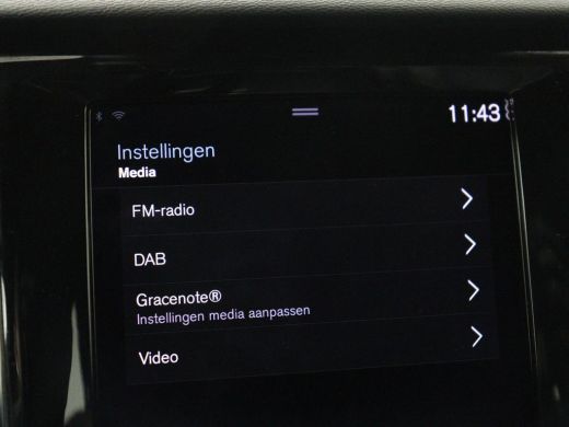 Volvo  V60 2.0 B4 R-Design | Stoelverwarming | Adaptive cruise | Carplay | Camera | Keyless | Navigatie | Ha... ActivLease financial lease